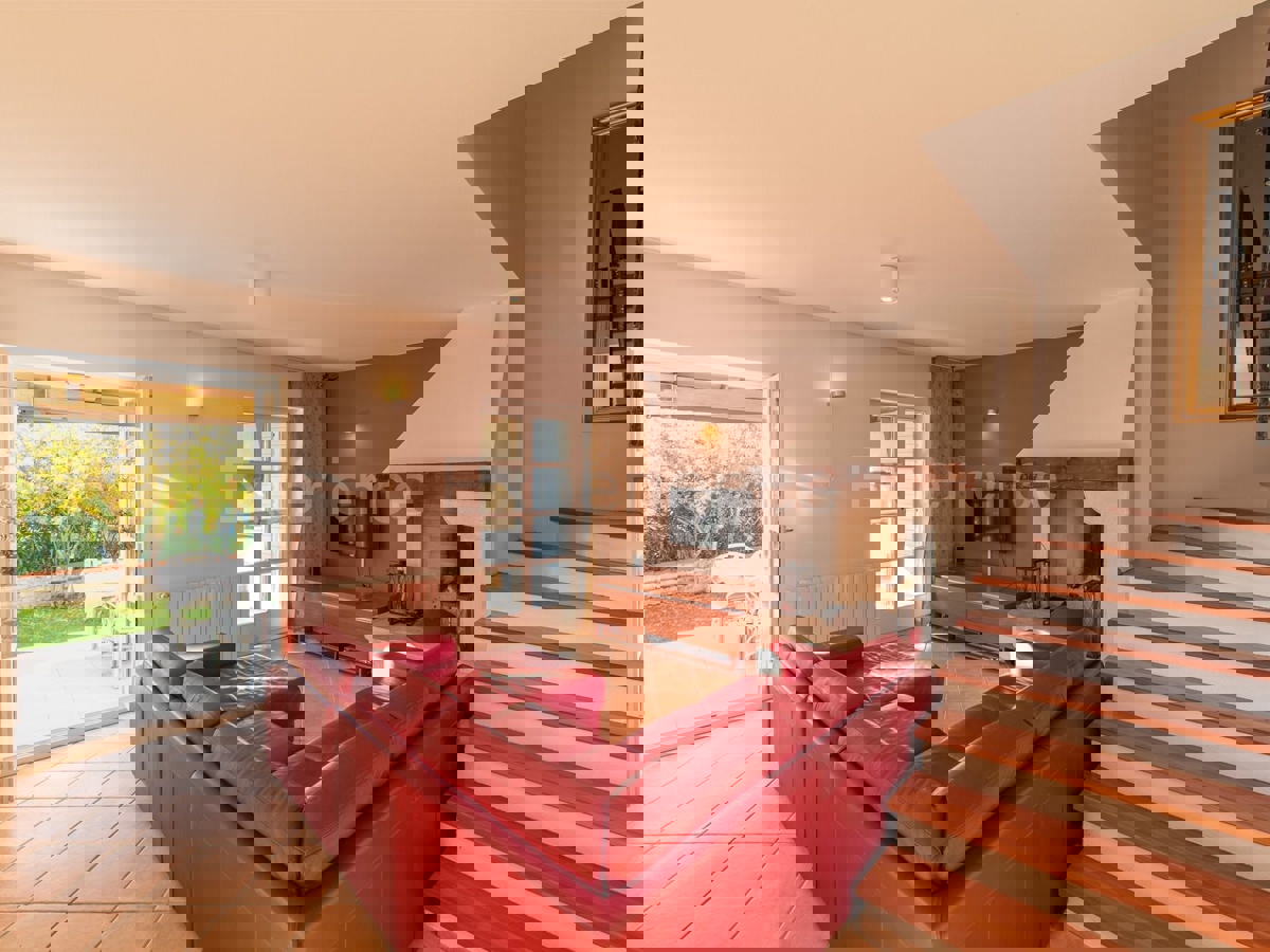 Nelle vicinanze di Parenzo - 1.000 m dal mare, villa mediterranea con piscina!