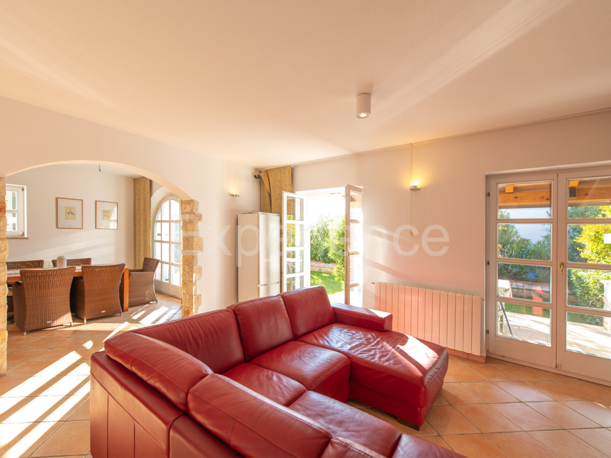 Nelle vicinanze di Parenzo - 1.000 m dal mare, villa mediterranea con piscina!