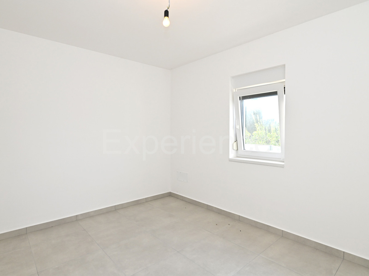 Savudrija - a circa 500 m dalla spiaggia, appartamento con garage, 1. piano