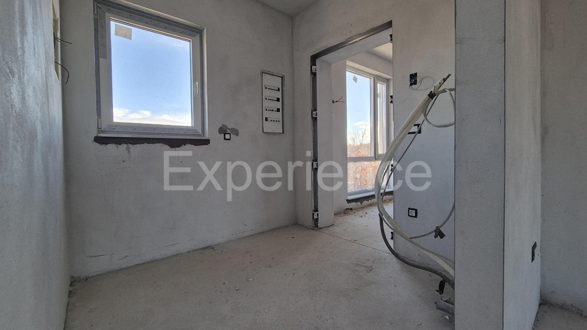 Parenzo - ca. 1 km dal mare, appartamento con 3 CAMERE DA LETTO + GIARDINO 115 m²