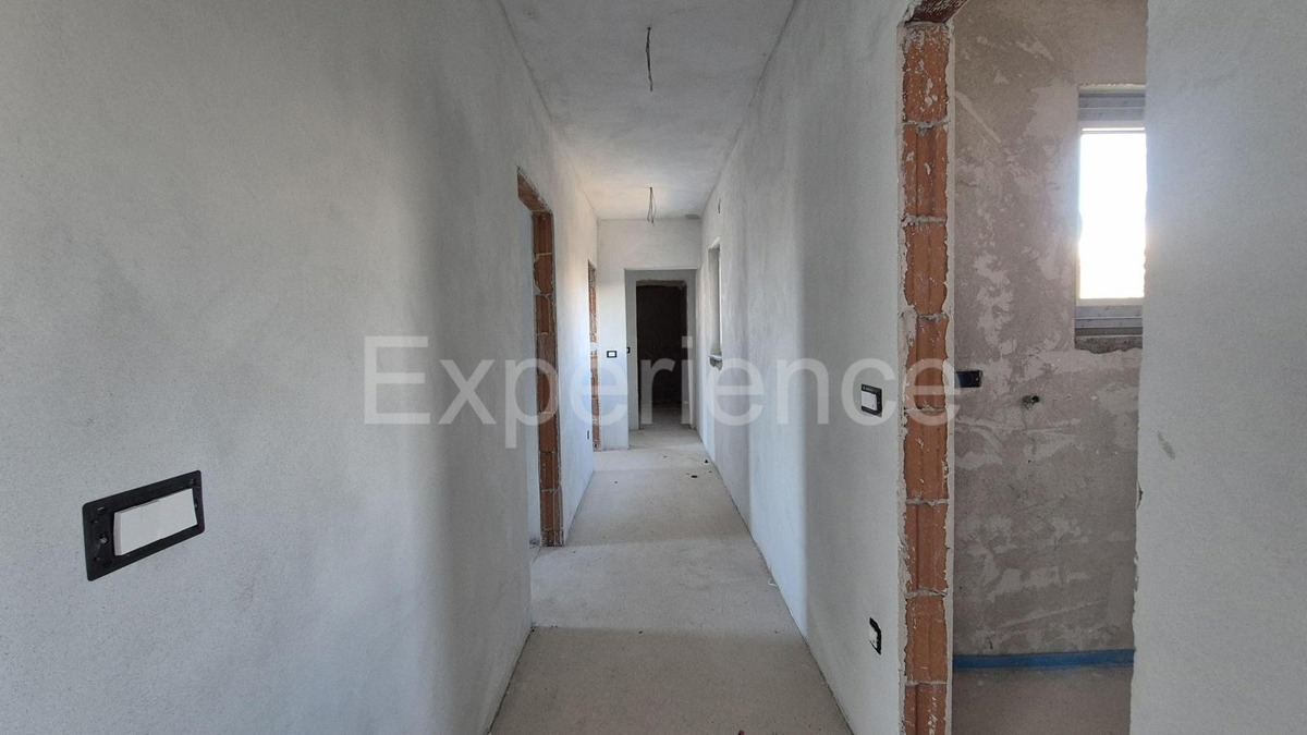 Parenzo - ca. 1 km dal mare, appartamento con 3 CAMERE DA LETTO + GIARDINO 115 m²