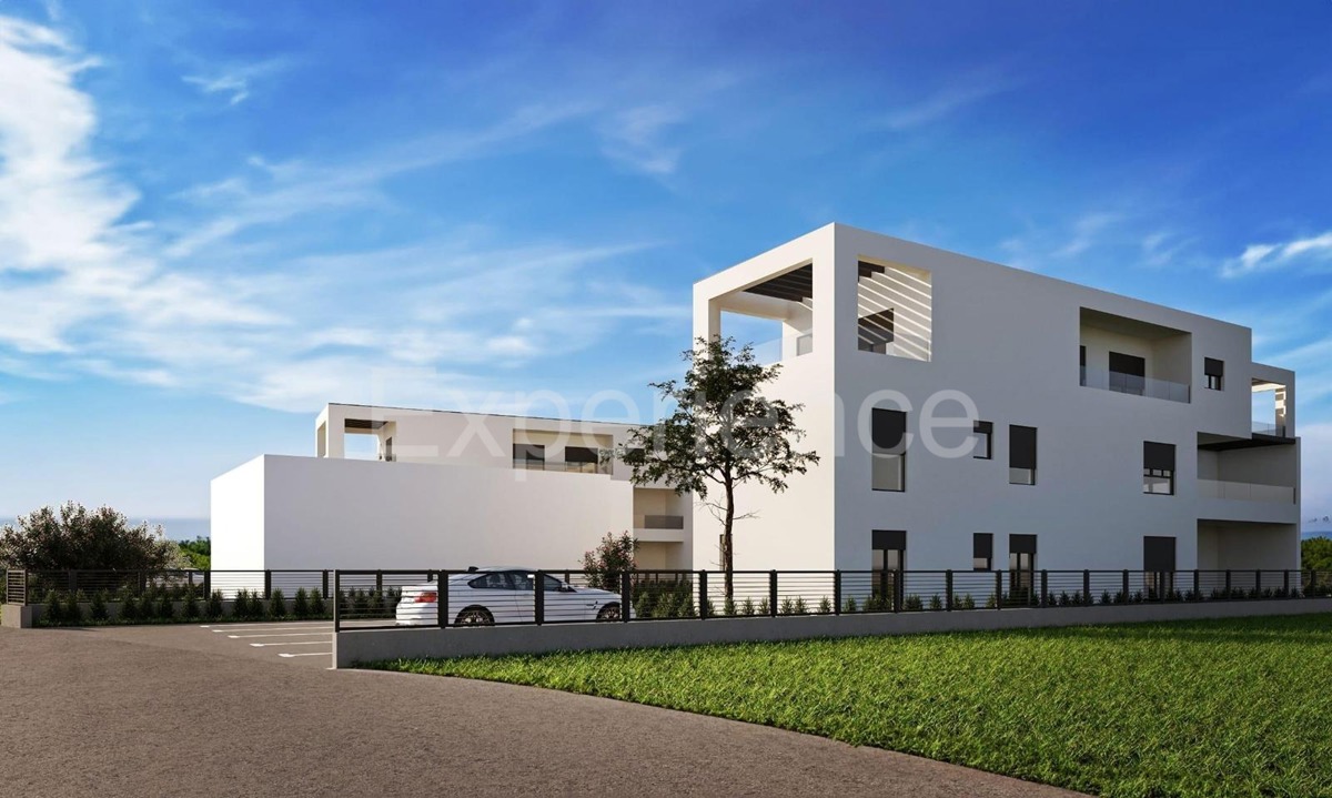 Parenzo - ca. 1 km dal mare, appartamento con 3 CAMERE DA LETTO + GIARDINO 115 m²