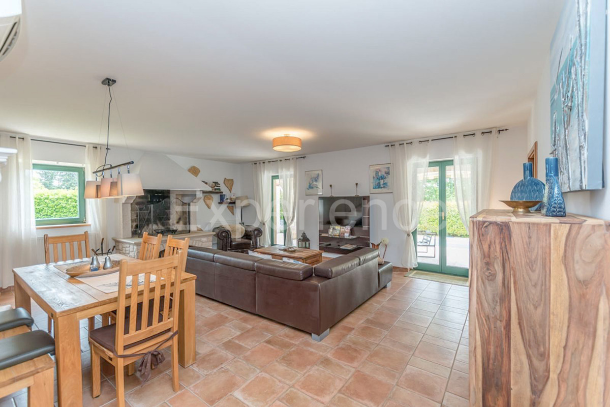 Istria, vicino a Parenzo - affascinante villa con piscina