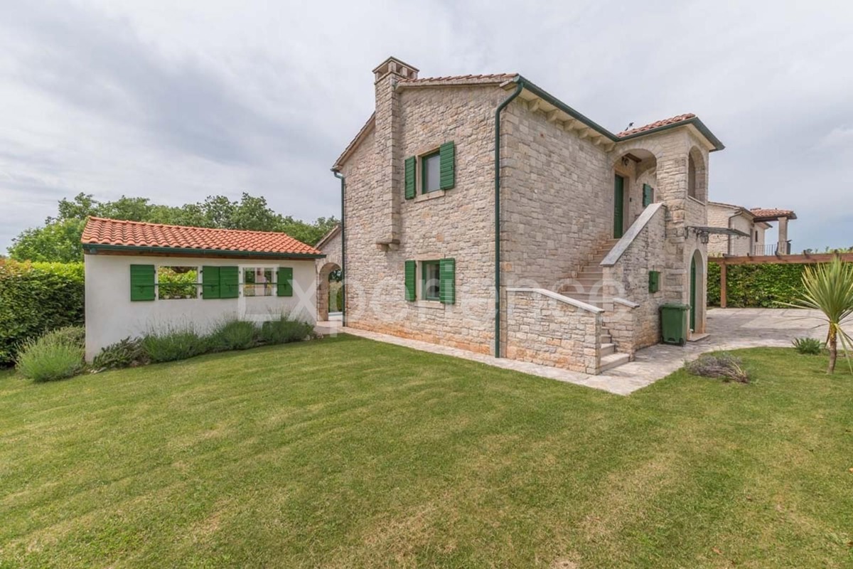 Istria, vicino a Parenzo - affascinante villa con piscina