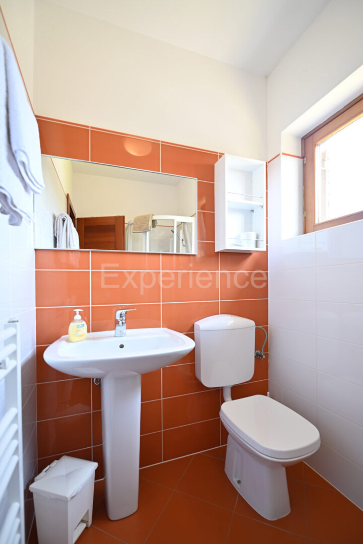 Villa con piscina - un connubio di stile e comfort vicino a Parenzo