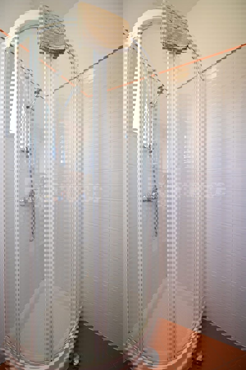 Villa con piscina - un connubio di stile e comfort vicino a Parenzo