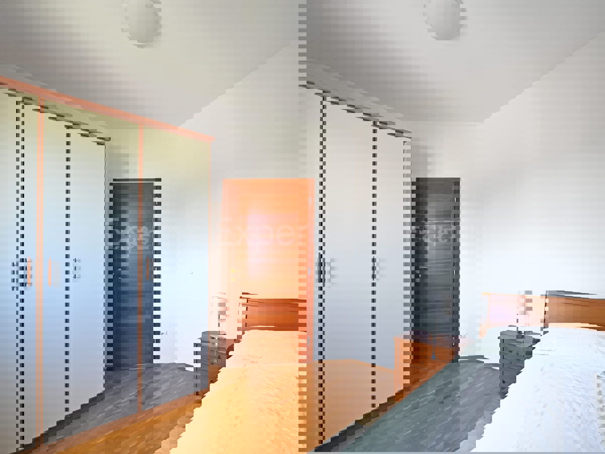 Villa con piscina - un connubio di stile e comfort vicino a Parenzo