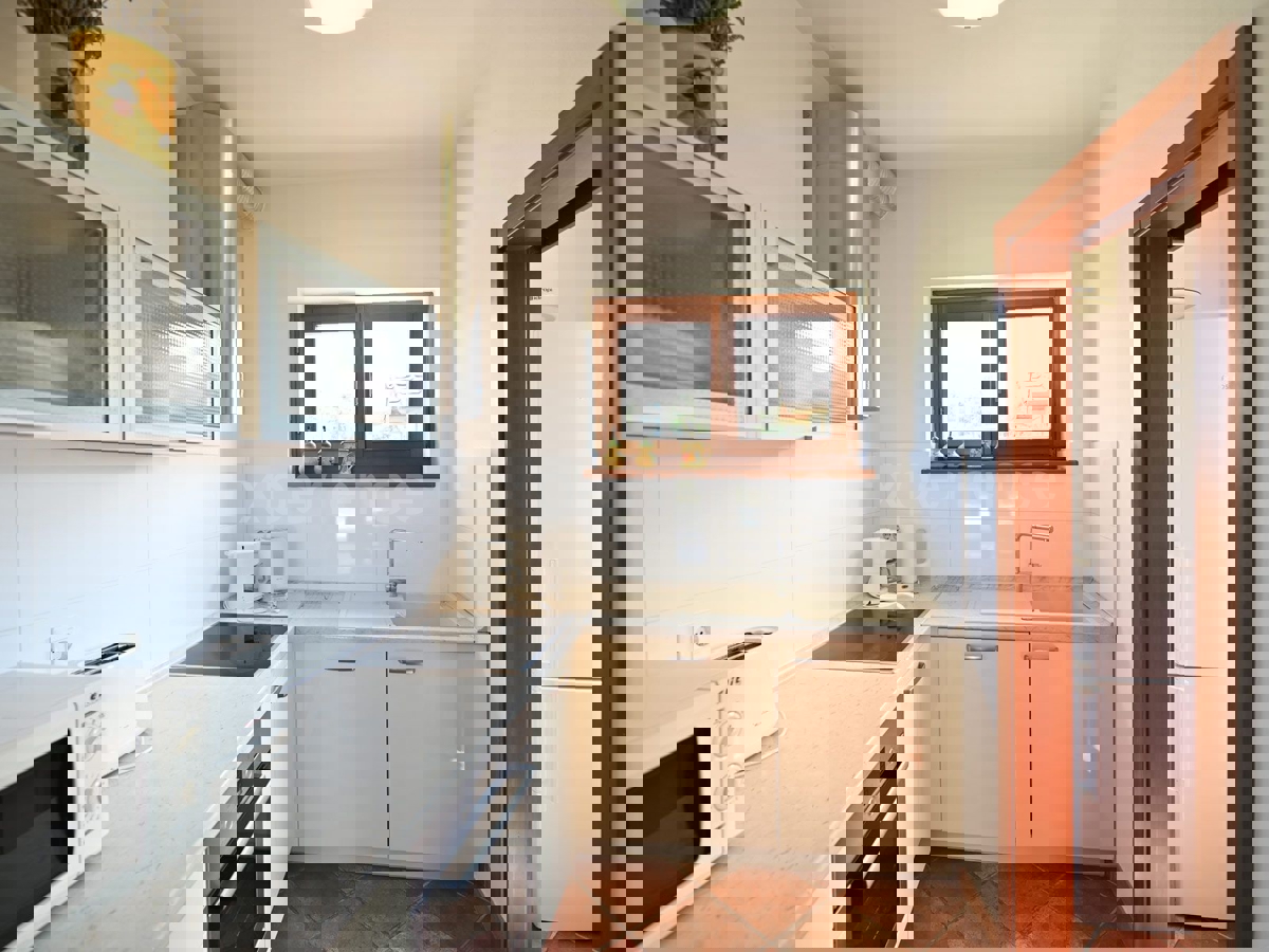 Villa con piscina - un connubio di stile e comfort vicino a Parenzo