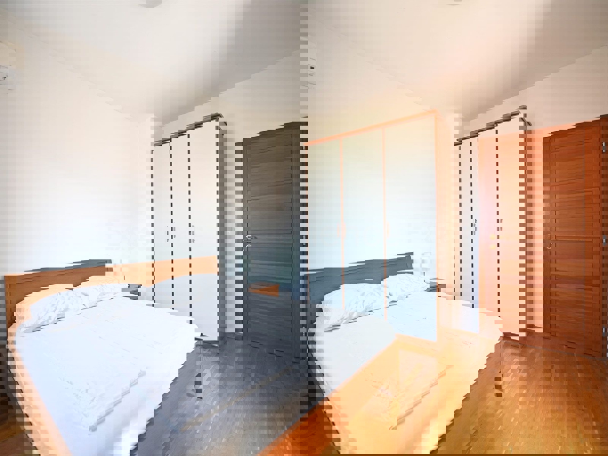 Villa con piscina - un connubio di stile e comfort vicino a Parenzo