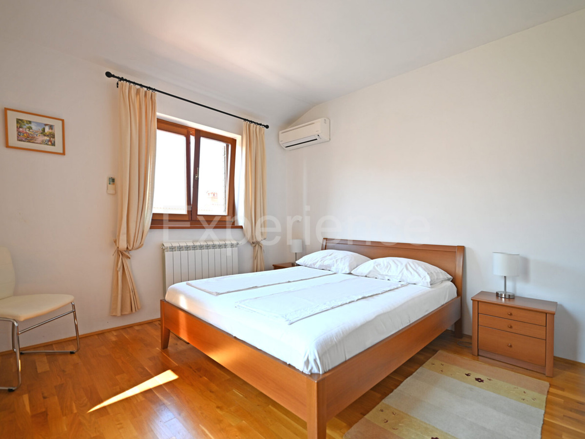 Villa con piscina - un connubio di stile e comfort vicino a Parenzo