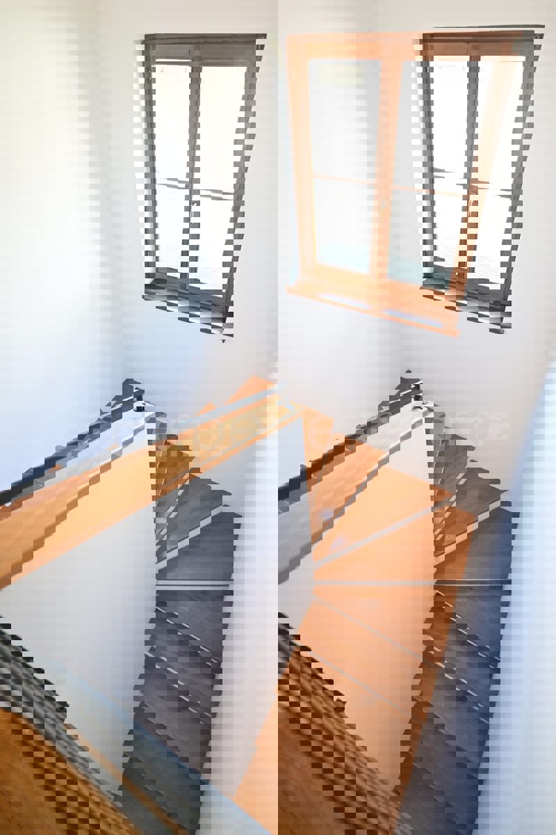 Villa con piscina - un connubio di stile e comfort vicino a Parenzo