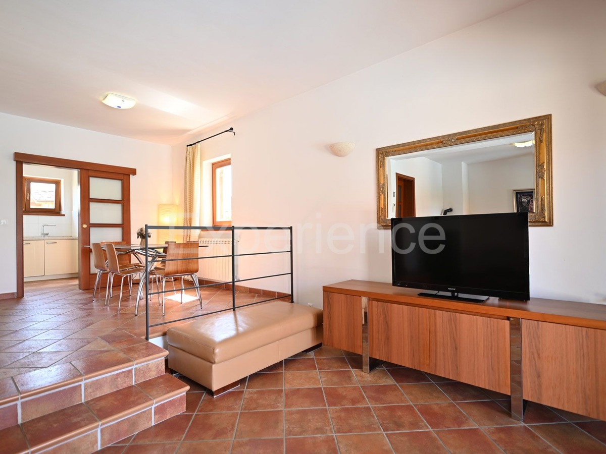 Villa con piscina - un connubio di stile e comfort vicino a Parenzo