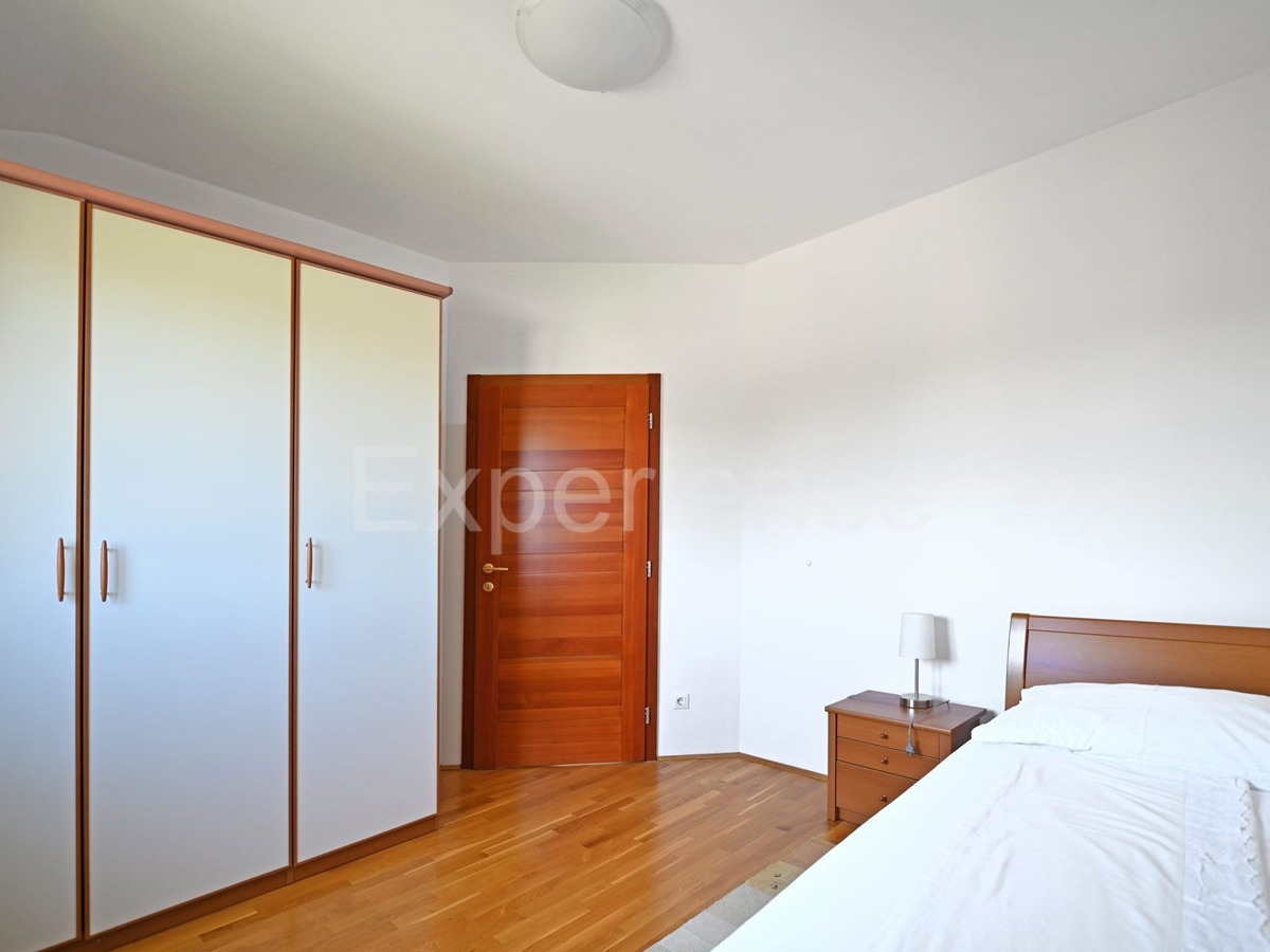 Villa con piscina - un connubio di stile e comfort vicino a Parenzo