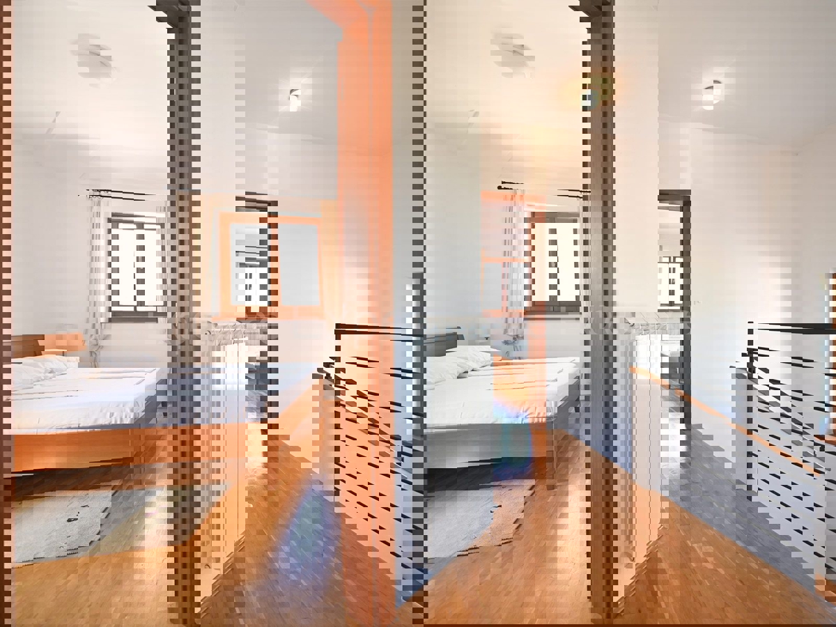 Villa con piscina - un connubio di stile e comfort vicino a Parenzo