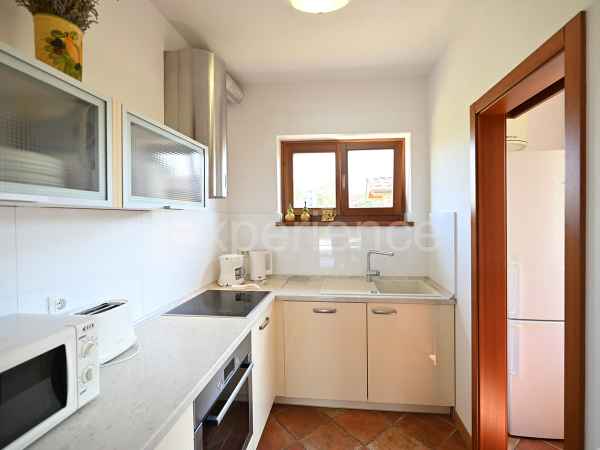 Villa con piscina - un connubio di stile e comfort vicino a Parenzo