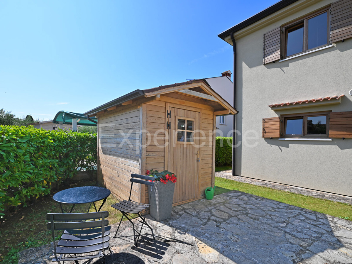 Villa con piscina - un connubio di stile e comfort vicino a Parenzo