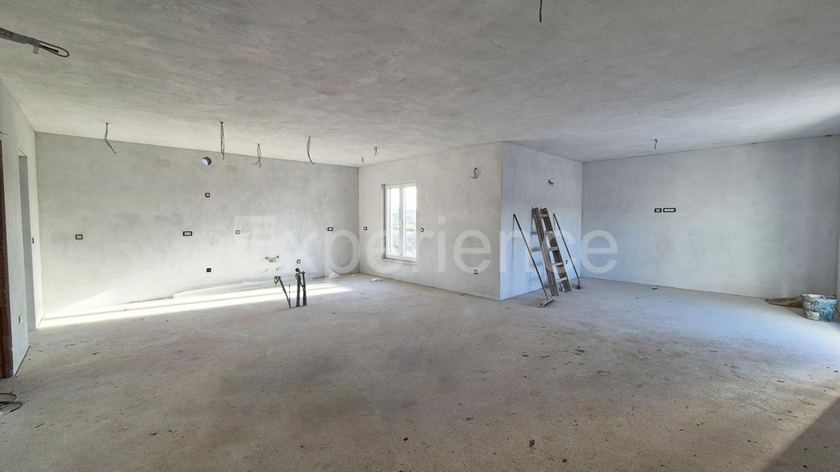 Parenzo - a circa 1 km dal mare - attico con VISTA MARE!