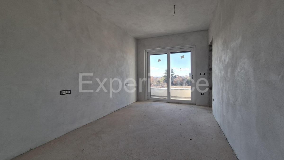 Parenzo - a circa 1 km dal mare - attico con VISTA MARE!