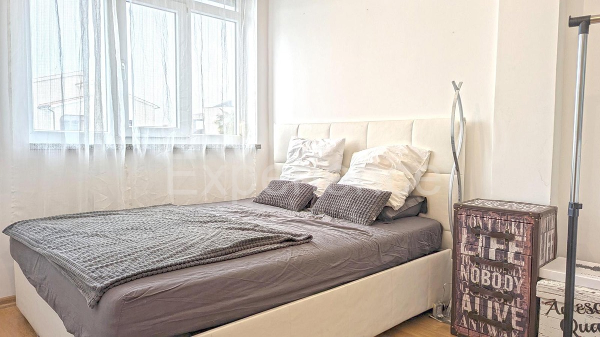 ISTRIA, Parenzo - a circa 700 m dal mare, appartamento arredato, pronto per essere abitato!