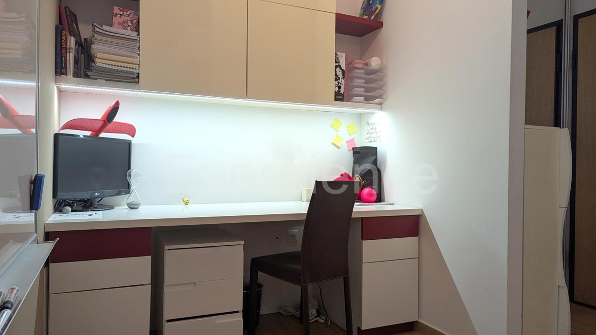 ISTRIA, Parenzo - a circa 700 m dal mare, appartamento arredato, pronto per essere abitato!