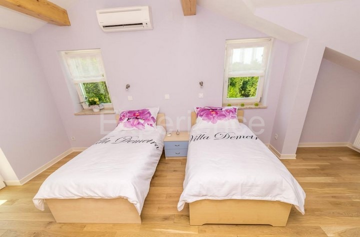 Motovun, villa con piscina e vista, 4 camere, zona tranquilla