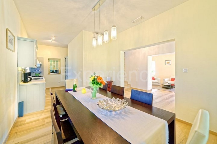 Motovun, villa con piscina e vista, 4 camere, zona tranquilla