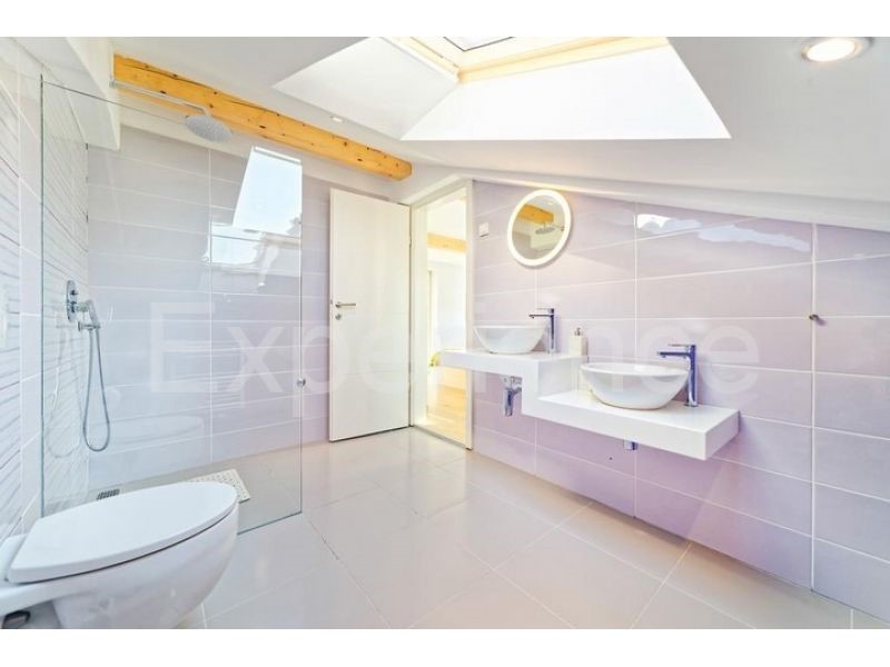 Motovun, villa con piscina e vista, 4 camere, zona tranquilla