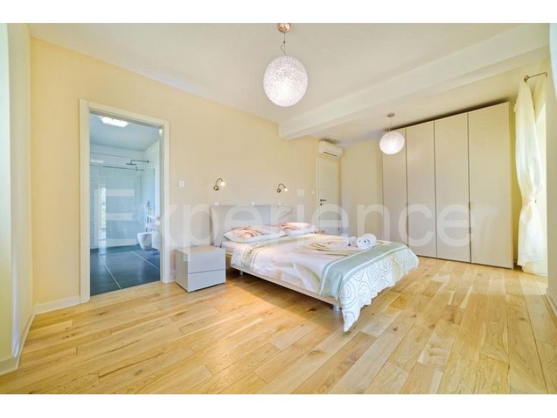 Motovun, villa con piscina e vista, 4 camere, zona tranquilla
