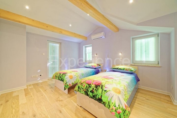 Motovun, villa con piscina e vista, 4 camere, zona tranquilla