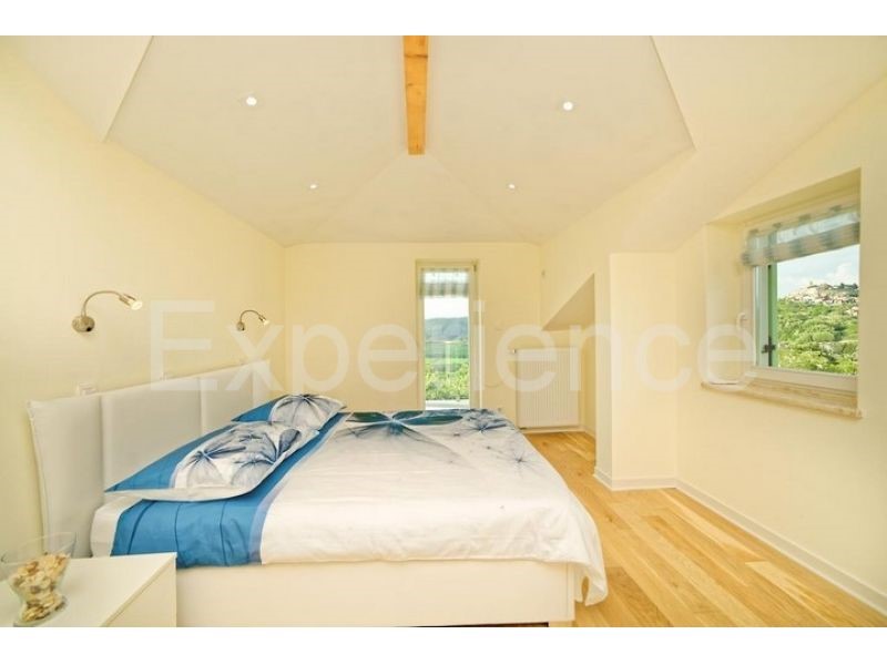 Motovun, villa con piscina e vista, 4 camere, zona tranquilla