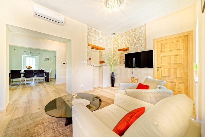 Motovun, villa con piscina e vista, 4 camere, zona tranquilla