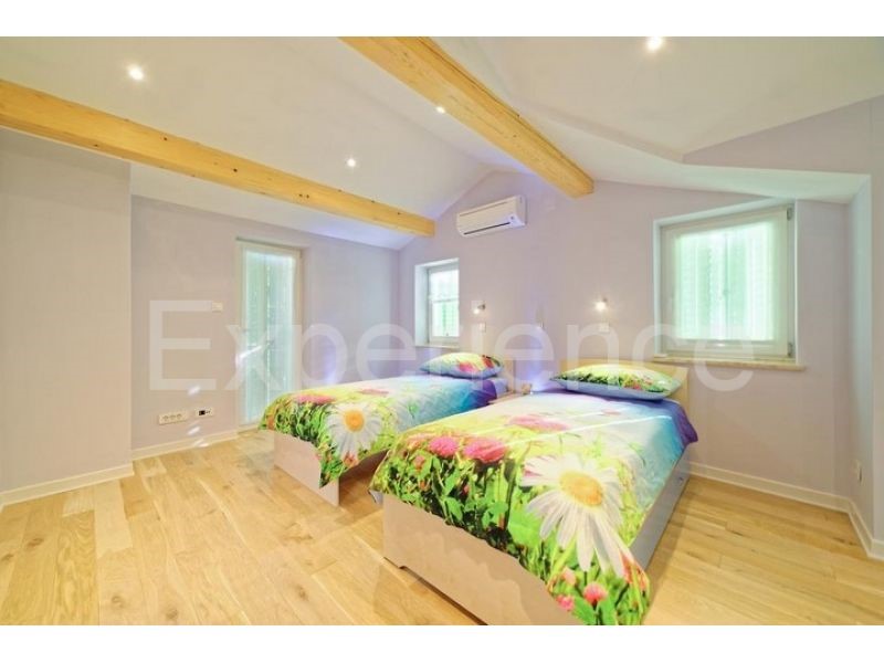 Motovun, villa con piscina e vista, 4 camere, zona tranquilla
