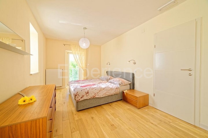 Motovun, villa con piscina e vista, 4 camere, zona tranquilla