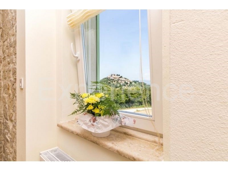 Motovun, villa con piscina e vista, 4 camere, zona tranquilla