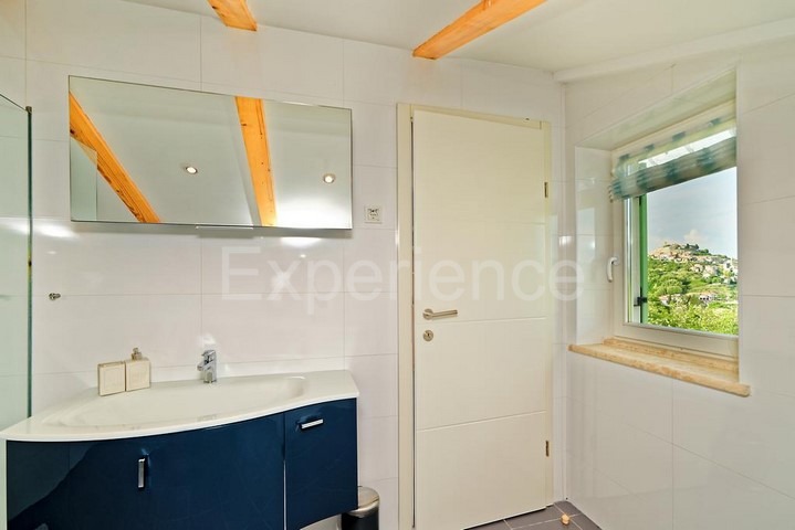 Motovun, villa con piscina e vista, 4 camere, zona tranquilla