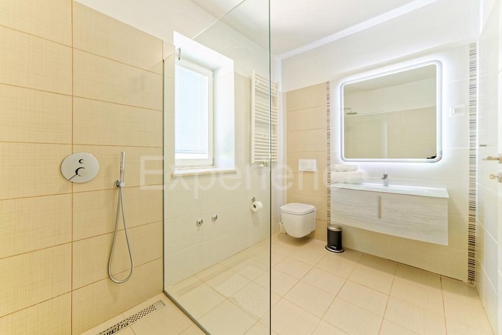 Motovun, villa con piscina e vista, 4 camere, zona tranquilla