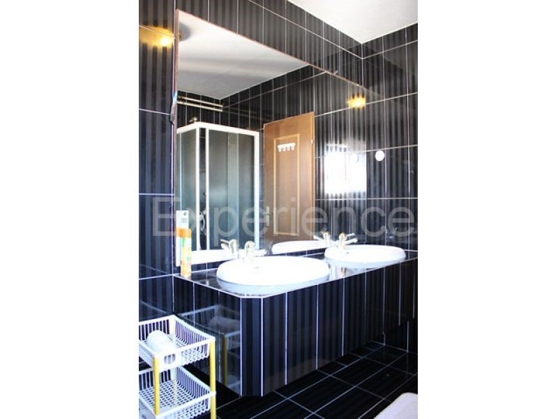 Parenzo, casa indipendente, 600 m dal mare, vista mare, giardino 400 m²