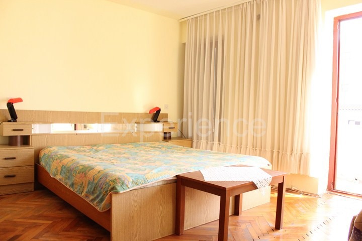 Parenzo, casa indipendente, 600 m dal mare, vista mare, giardino 400 m²