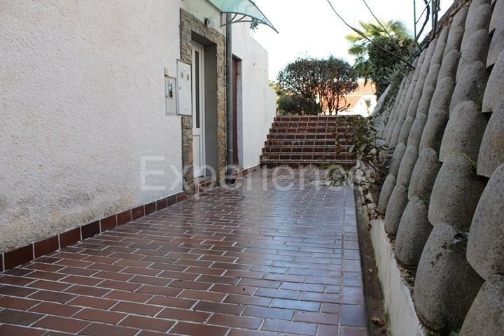 Parenzo, casa indipendente, 600 m dal mare, vista mare, giardino 400 m²