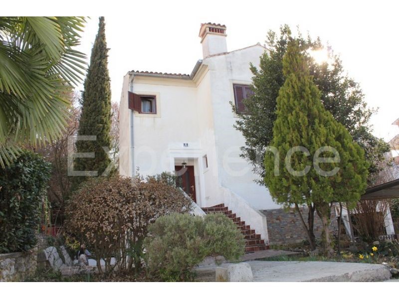 Parenzo, casa indipendente, 600 m dal mare, vista mare, giardino 400 m²