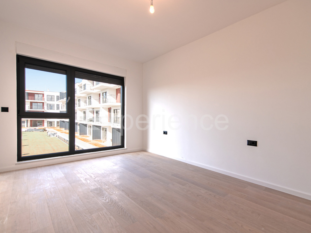 ISTRIA, Umago - appartamento con spazioso balcone (11,07 m2), 1. piano, ascensore