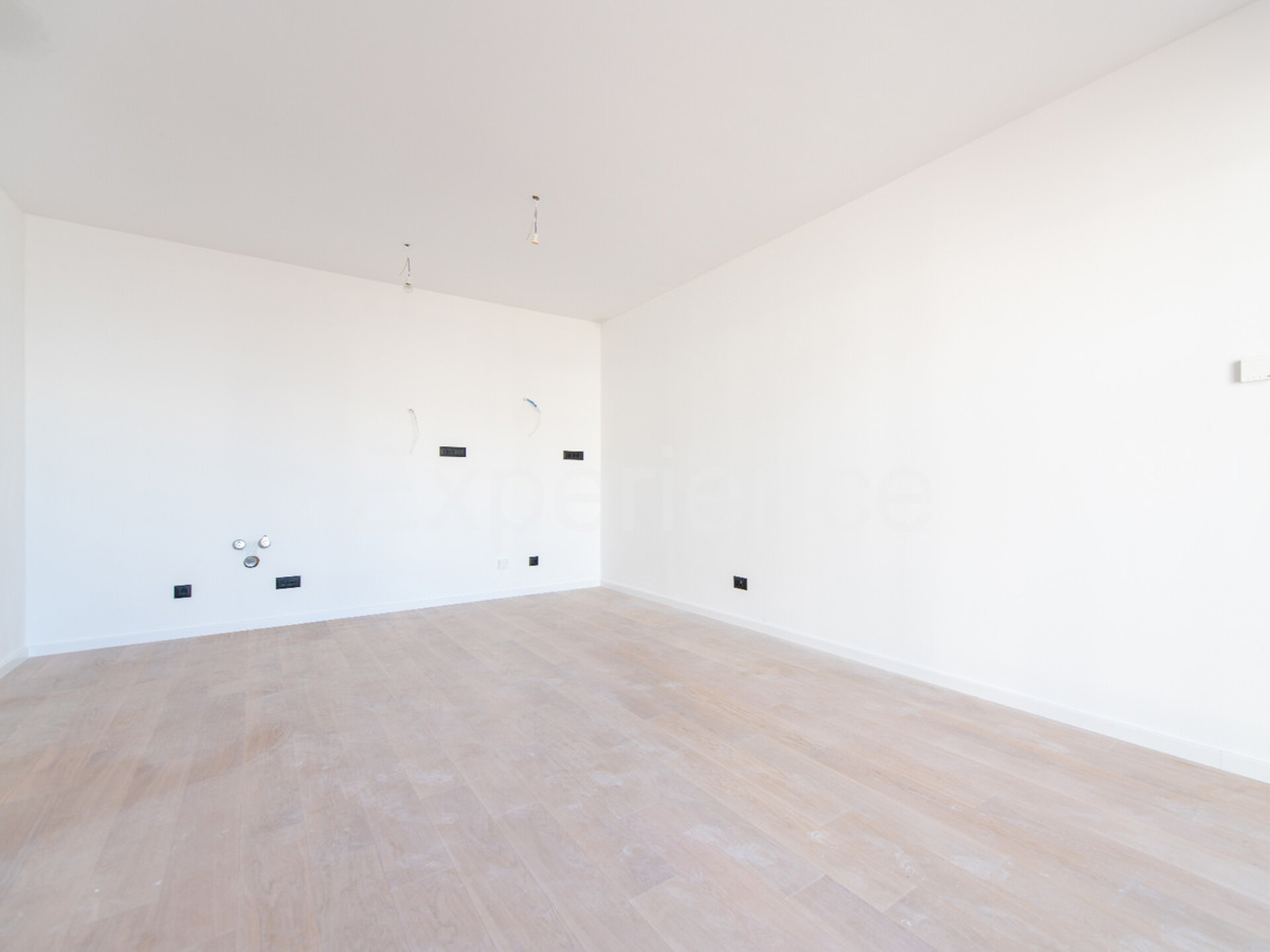 ISTRIA, Umago - appartamento con spazioso balcone (11,07 m2), 1. piano, ascensore