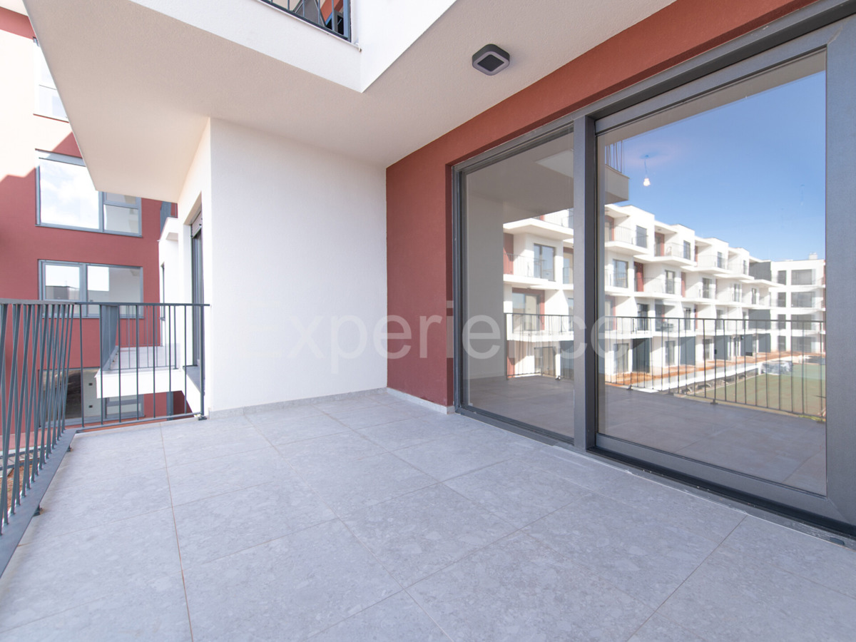 ISTRIA, Umago - appartamento con spazioso balcone (11,07 m2), 1. piano, ascensore