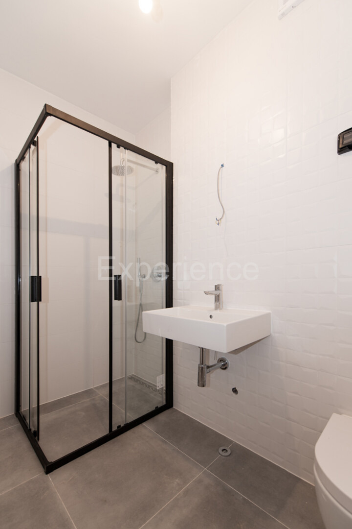 ISTRIA, Umago - appartamento con spazioso balcone (11,07 m2), 1. piano, ascensore