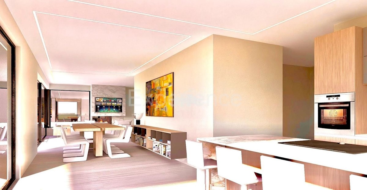 Parenzo - a circa 2.5 km dal mare, attico con 4 camere da letto!