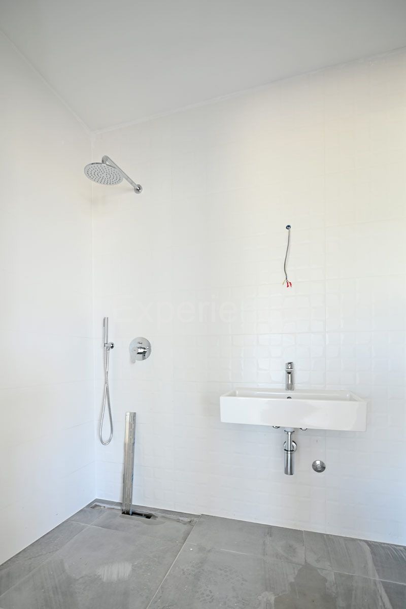 ISTRIA, Umago - appartamento in un nuovo edificio con garage, 1. piano, ASCENSORE!