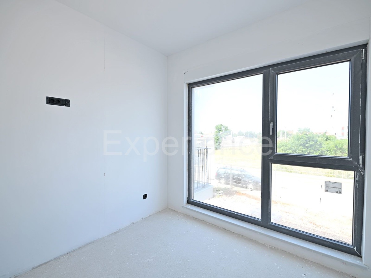 ISTRIA, Umago - appartamento in un nuovo edificio con garage, 1. piano, ASCENSORE!