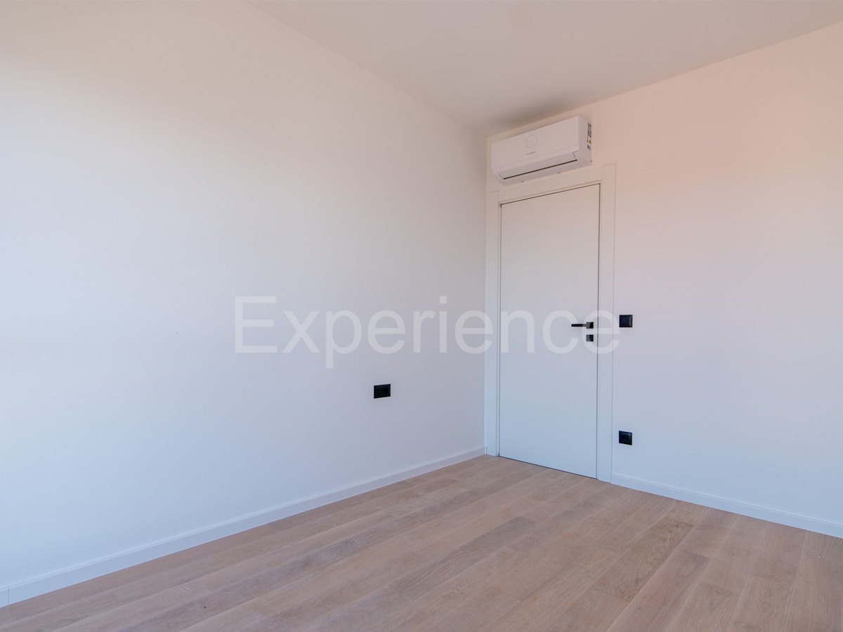 ISTRIA, Umago - appartamento in un nuovo edificio con garage, 3. piano, ASCENSORE!