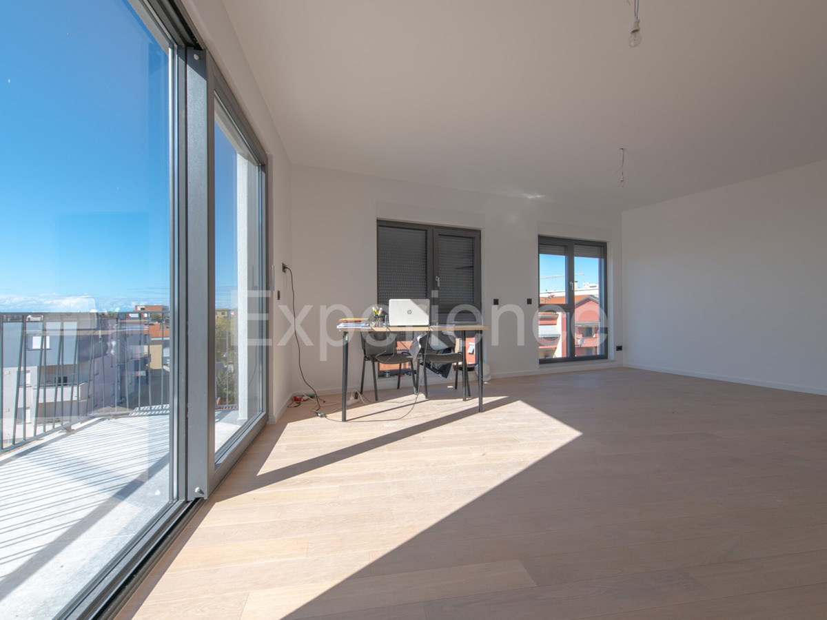 ISTRIA, Umago - appartamento in un nuovo edificio con garage, 3. piano, ASCENSORE!