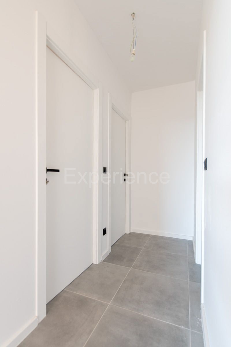 ISTRIA, Umago - appartamento in un nuovo edificio con garage, 3. piano, ASCENSORE!